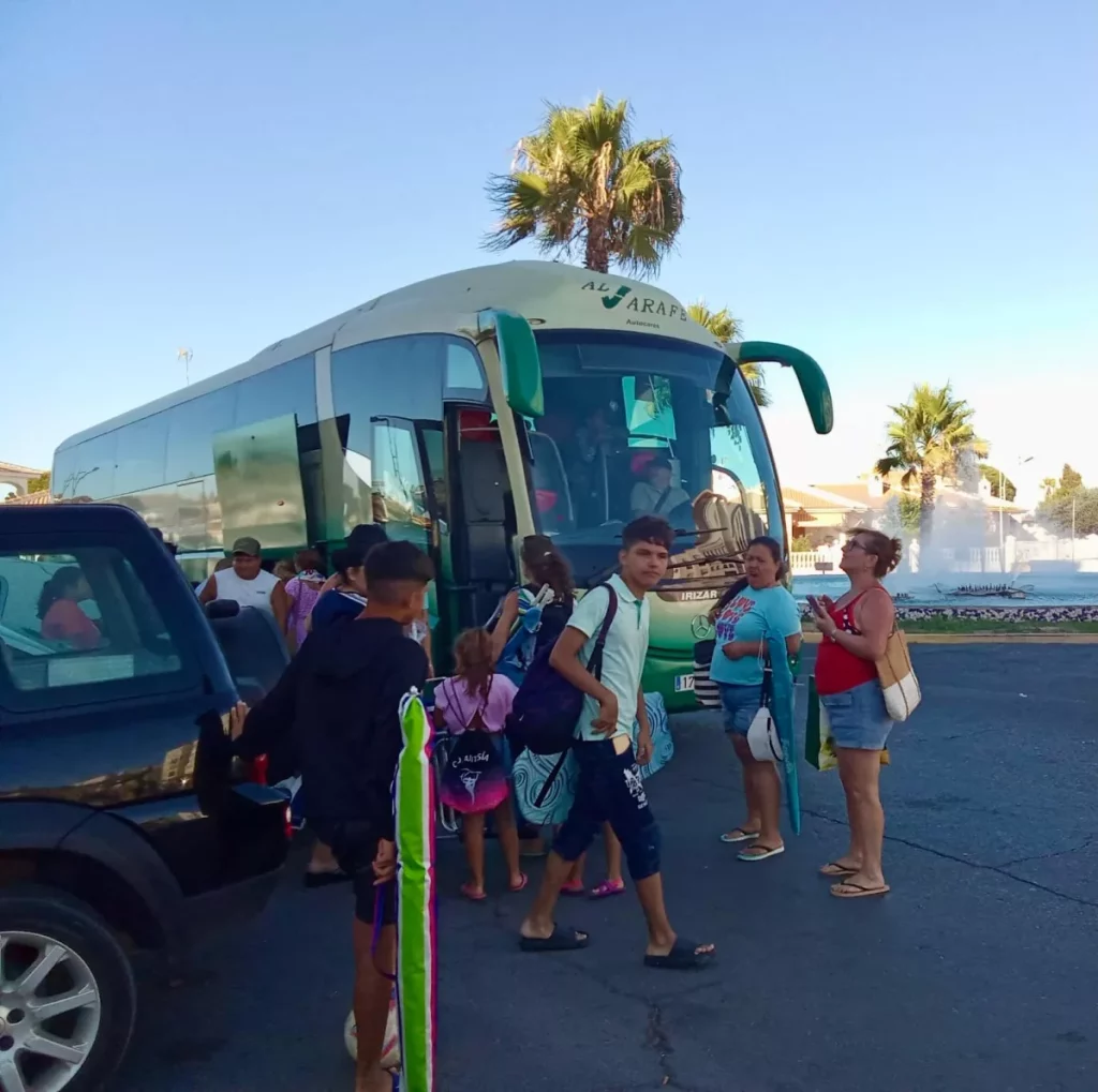 El Cuento del Abecedario: Una Iniciativa para Fortalecer la Comunidad Rumana en Sevilla  Alquiler de autobuses en Sevilla